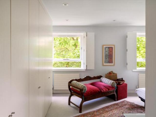 Cottage for sale in Cat Hill