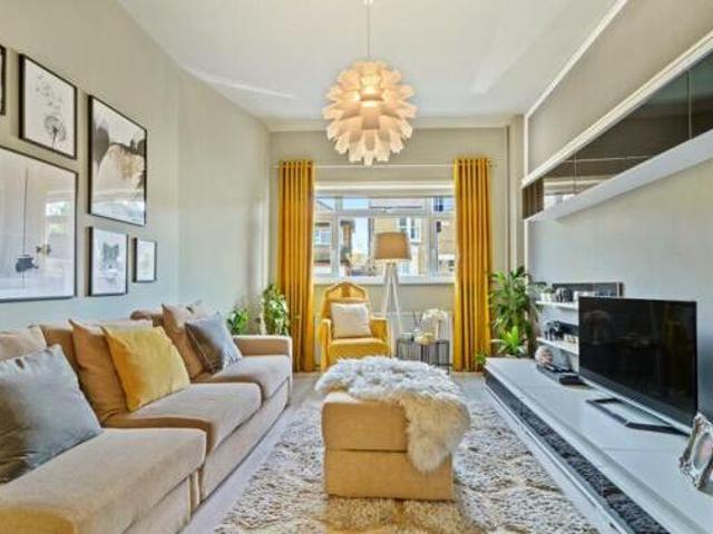 House for sale in Isleworth, Greater London