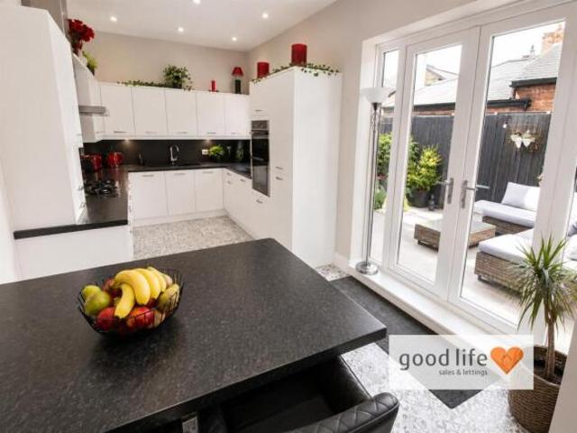 Cottage for sale in Barnes, Greater London