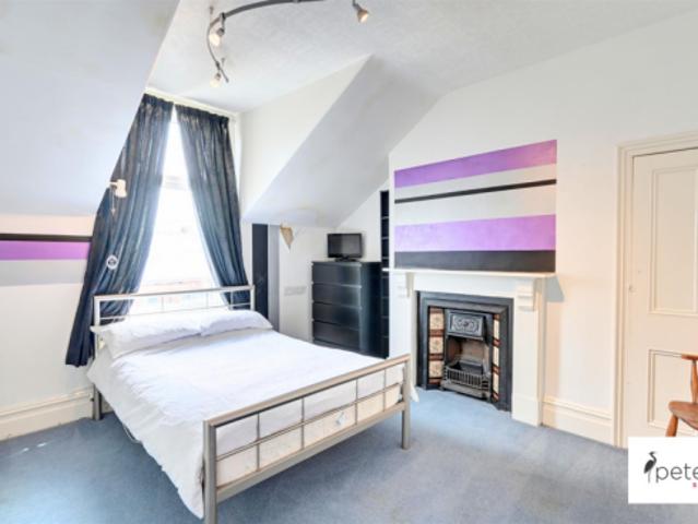 Cottage for sale in Barnes, Greater London