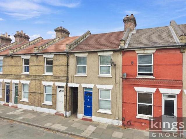 Cottage for sale in Enfield, Greater London