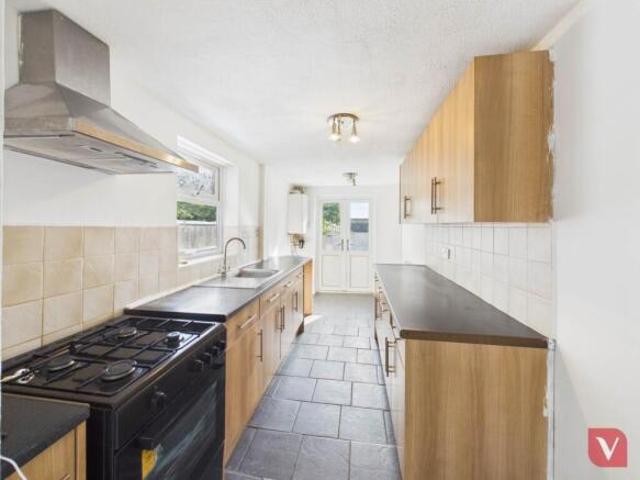 Cottage for sale in Spring Park, Luton
