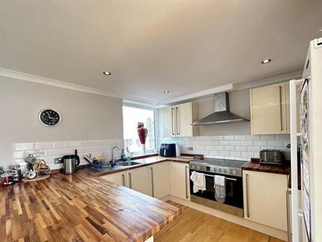 House for sale in Abbey End, Green Close