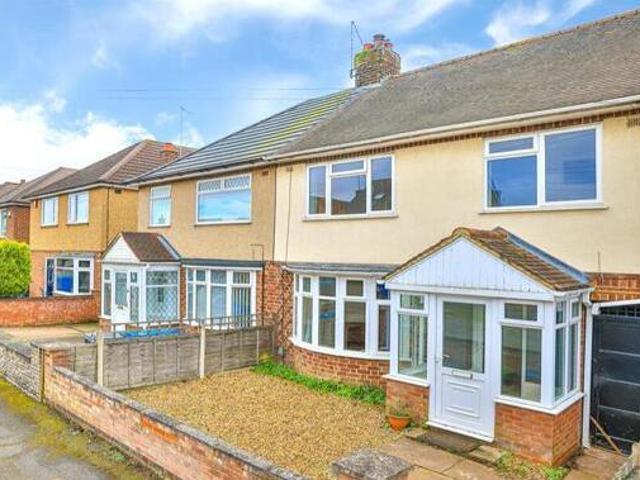 House for sale in Brambleside, Kettering