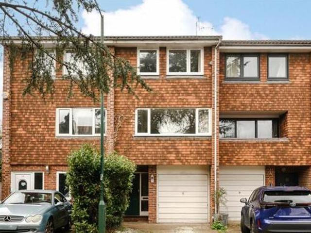 House for sale in Kingston Upon Thames, Greater London
