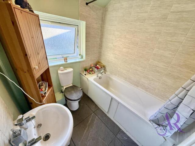 Cottage for sale in Northampton, Northamptonshire