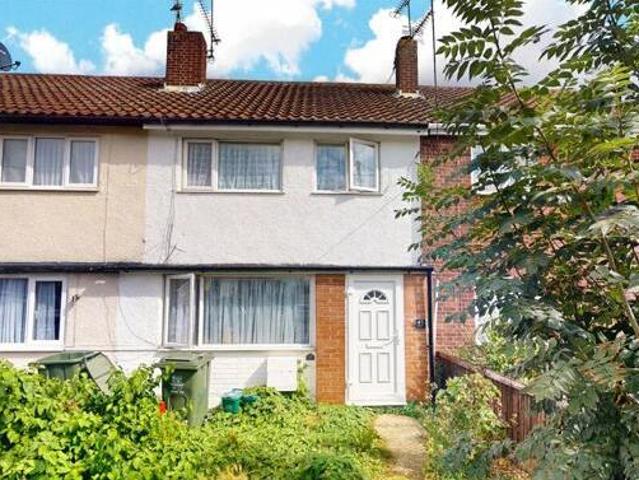 House for sale in Laindon, Essex