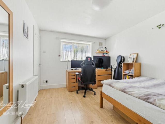Cottage for sale in Woolwich, Greater London