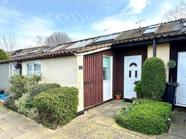 House for sale in Laindon, Essex