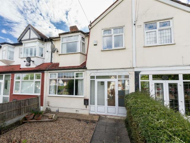 Terraced House for sale in Highams Park