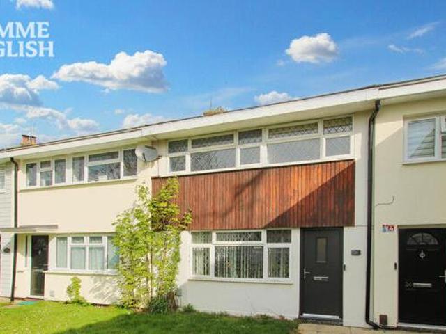 House for sale in Laindon, Essex
