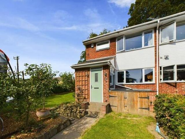 House for sale in Oakwood, West Yorkshire
