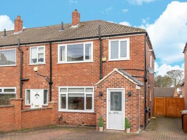 House for sale in Roundhay, West Yorkshire