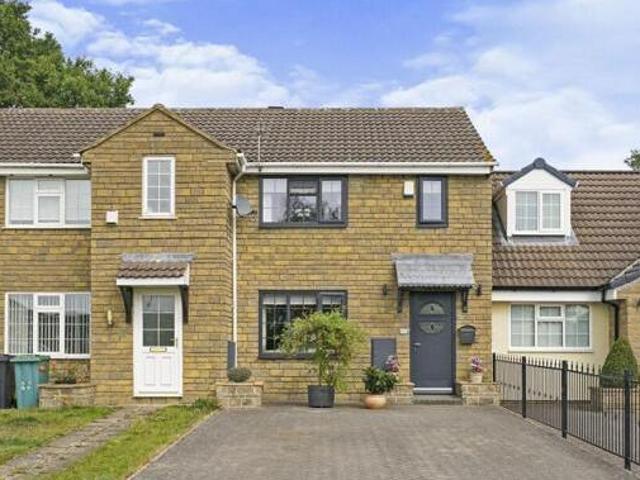 House for sale in Whinmoor, West Yorkshire