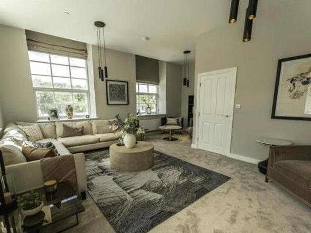 House for sale in Farnley, West Yorkshire