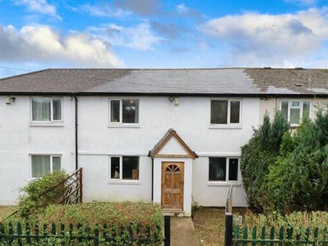 House for sale in Hawksworth, Leeds