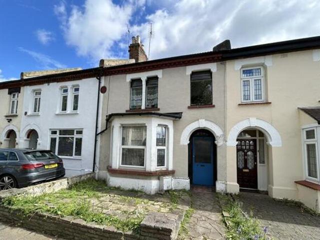 House for sale in Leigh-on-sea