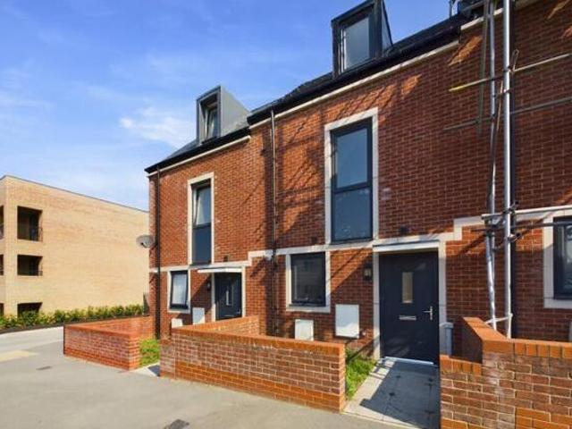 House for sale in Calderstones