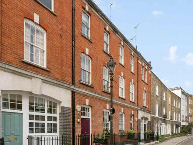 House for sale in Lyons, Greater London