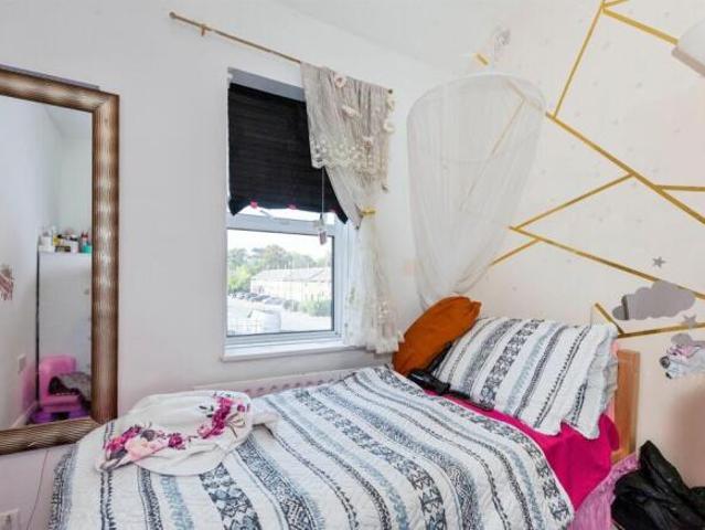 Cottage for sale in Slough
