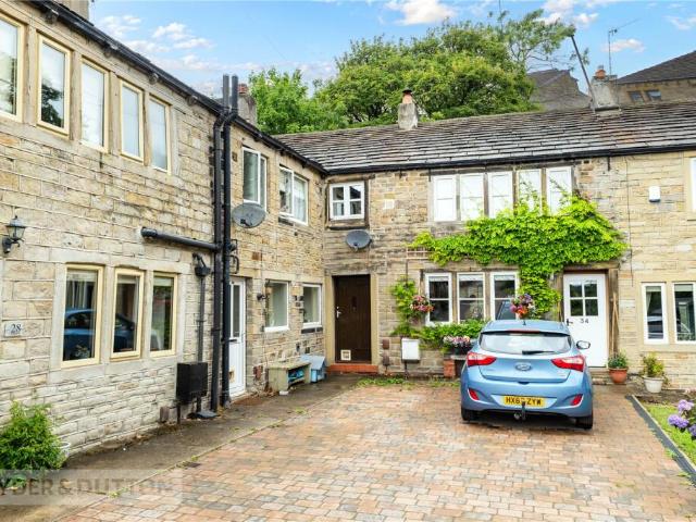 Terraced House for sale in Huddersfield