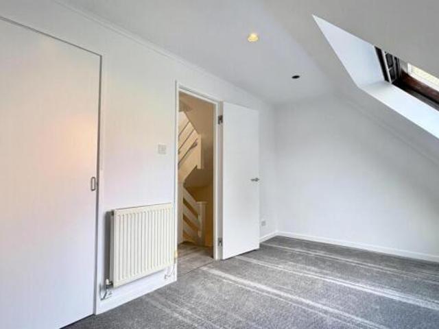 Cottage for sale in Cat Hill