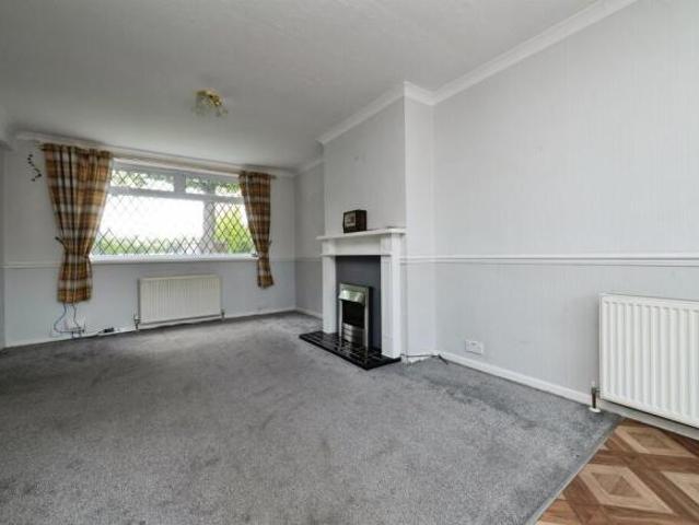 Cottage for sale in Marfleet, Hull