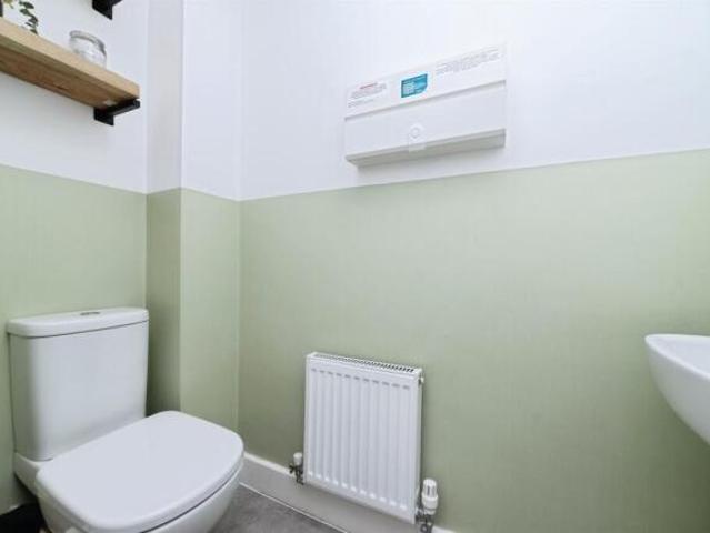 Cottage for sale in Marfleet, Hull