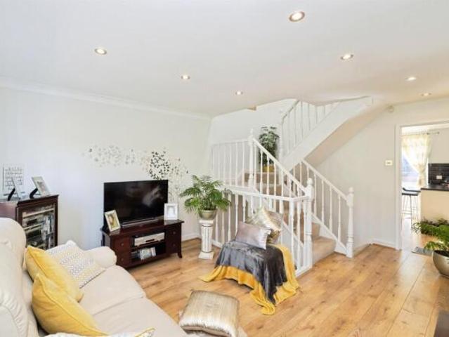 Cottage for sale in North Watford, Hertfordshire