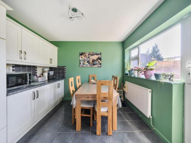 Cottage for sale in Luton