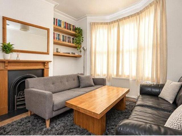 Cottage for sale in Isleworth, Greater London