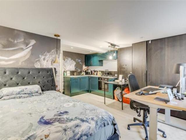 Cottage for sale in Cat Hill