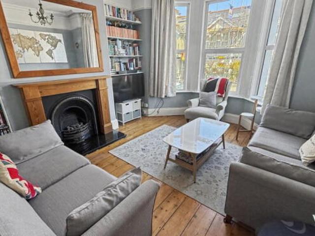 Cottage for sale in Mount Wise