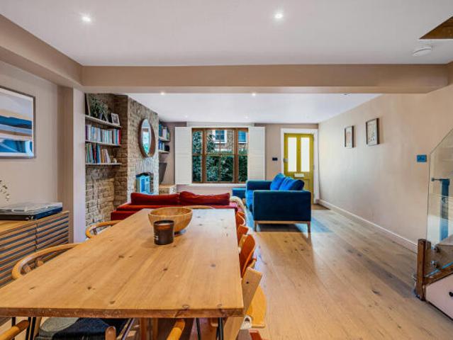 Cottage for sale in Cat Hill, England