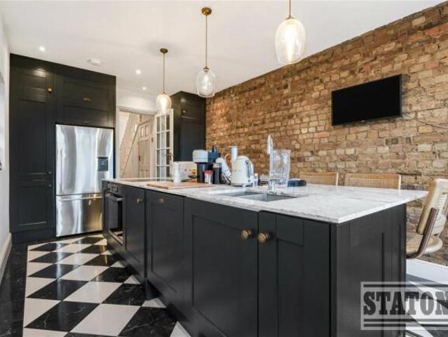 Cottage for sale in London Borough of Barnet, Greater London