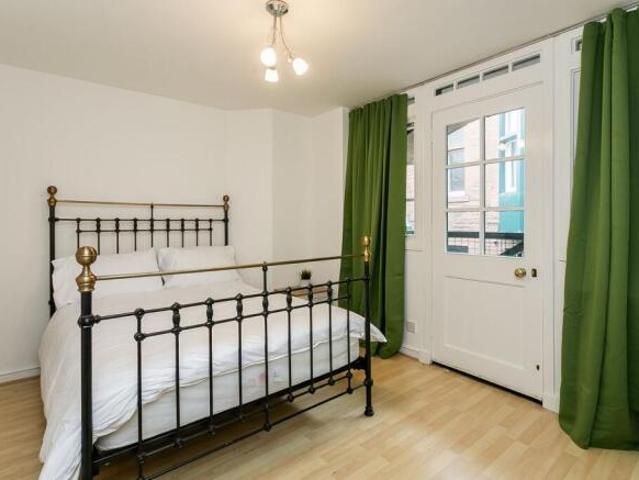 Cottage for sale in Abbeyhill, City of Edinburgh