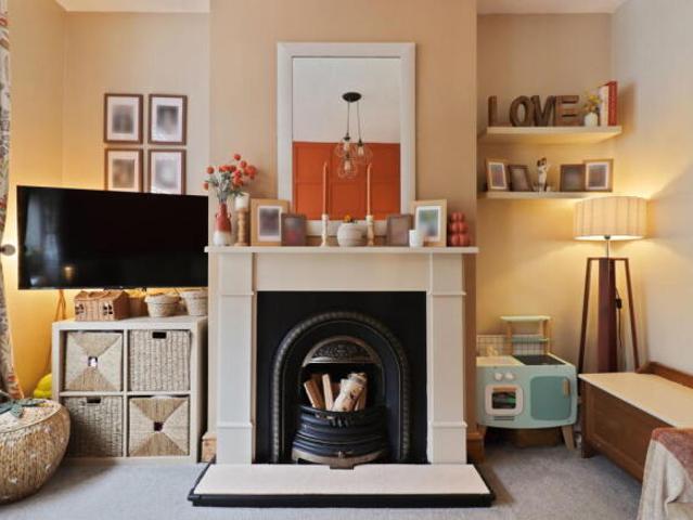 Cottage for sale in Crookes, South Yorkshire