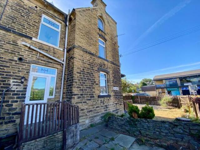 Cottage for sale in Greengates, West Yorkshire