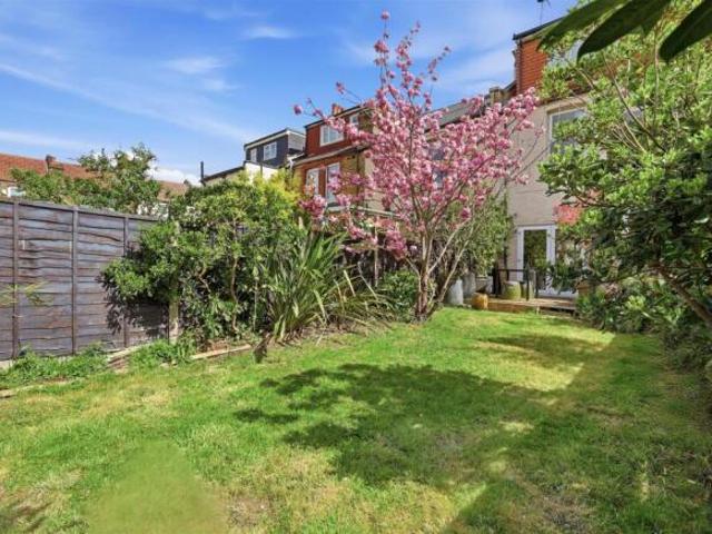 Cottage for sale in Enfield, Greater London