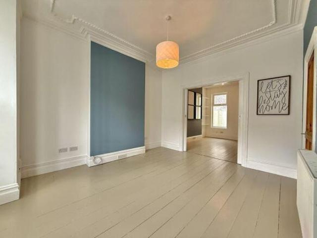Cottage for sale in Mount Wise