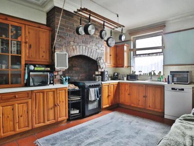 Cottage for sale in Osmondthorpe, Leeds