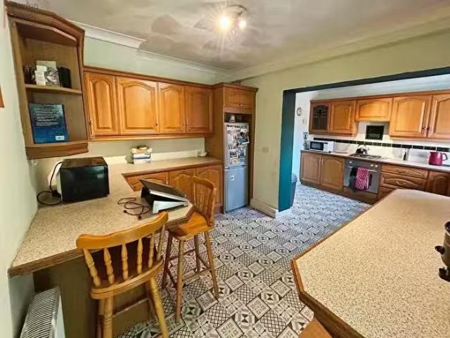 House for sale in Taibach