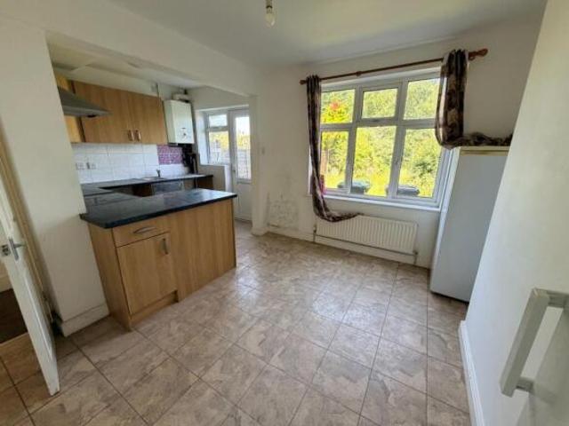 Cottage for sale in Spring Park, Luton