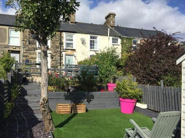House for sale in Penrhyndeudraeth, Wales