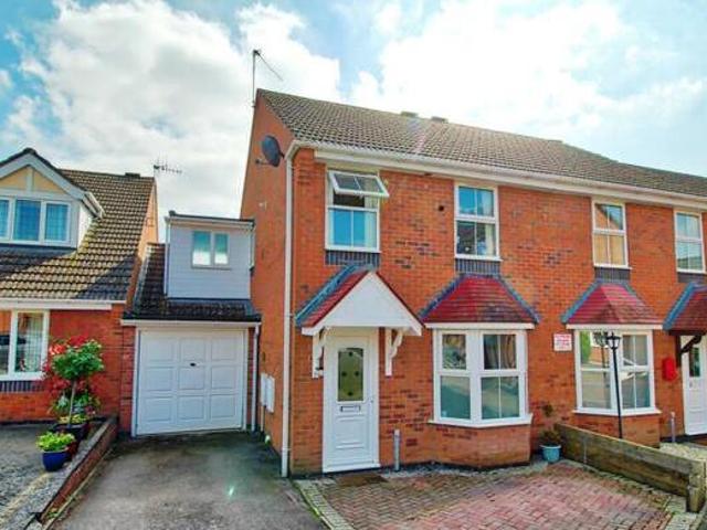 House for sale in Crookhill, Worcestershire