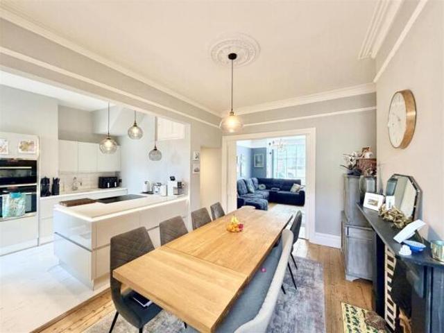 Cottage for sale in Mount Wise
