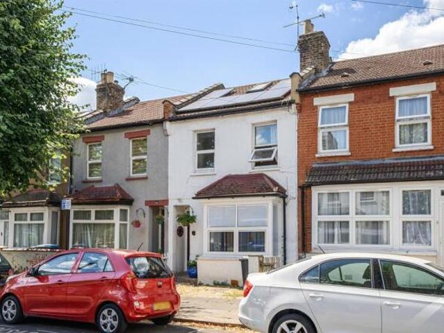 Cottage for sale in Enfield, Greater London