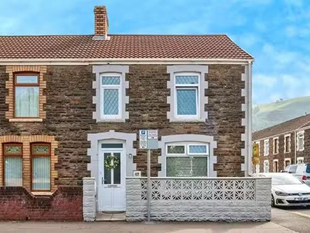 House for sale in Taibach