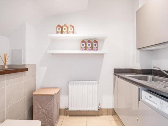 Cottage for sale in Brentford End, Greater London