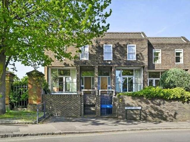 House for sale in Deepcut, Surrey